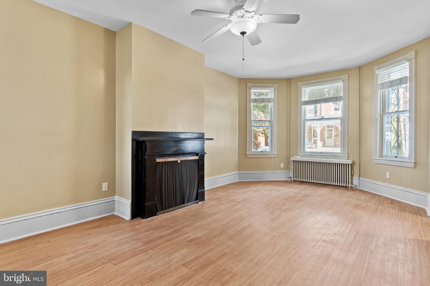 214 N College St Property Photo 3
