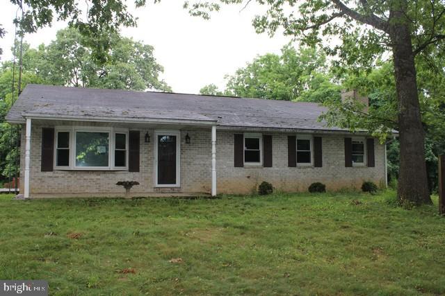 63 Carpenter Ln Property Photo 1