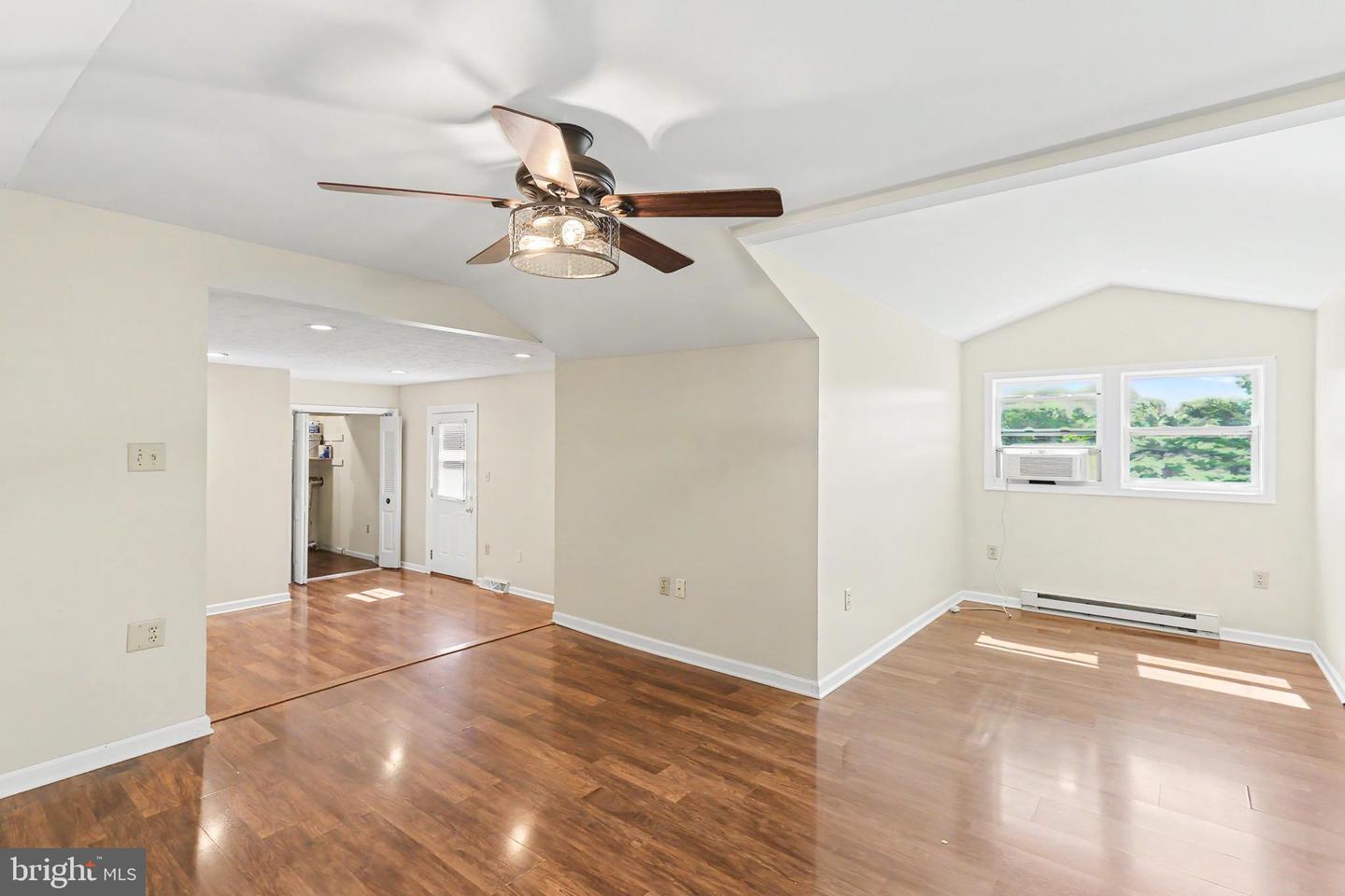 98 Herman Ave #g Property Photo 2