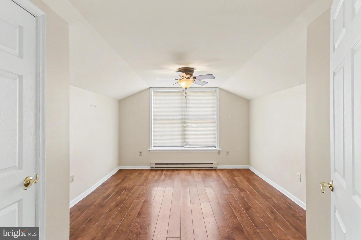 98 Herman Ave #g Property Photo 7