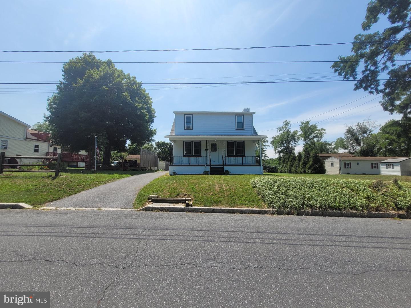 400 W DAUPHIN