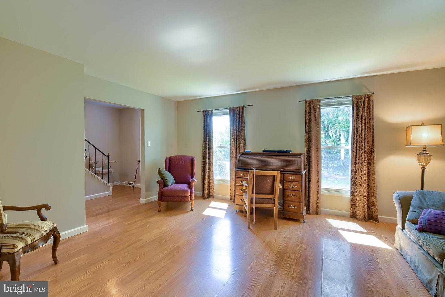 2204 Fenwick Ave Property Photo 8