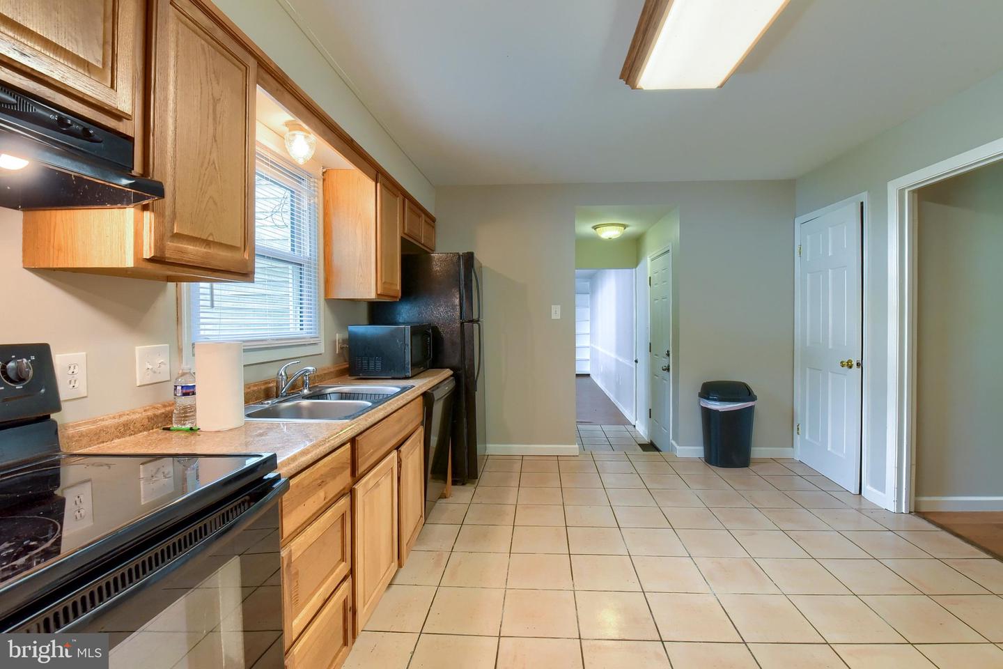 2204 Fenwick Ave Property Photo 11