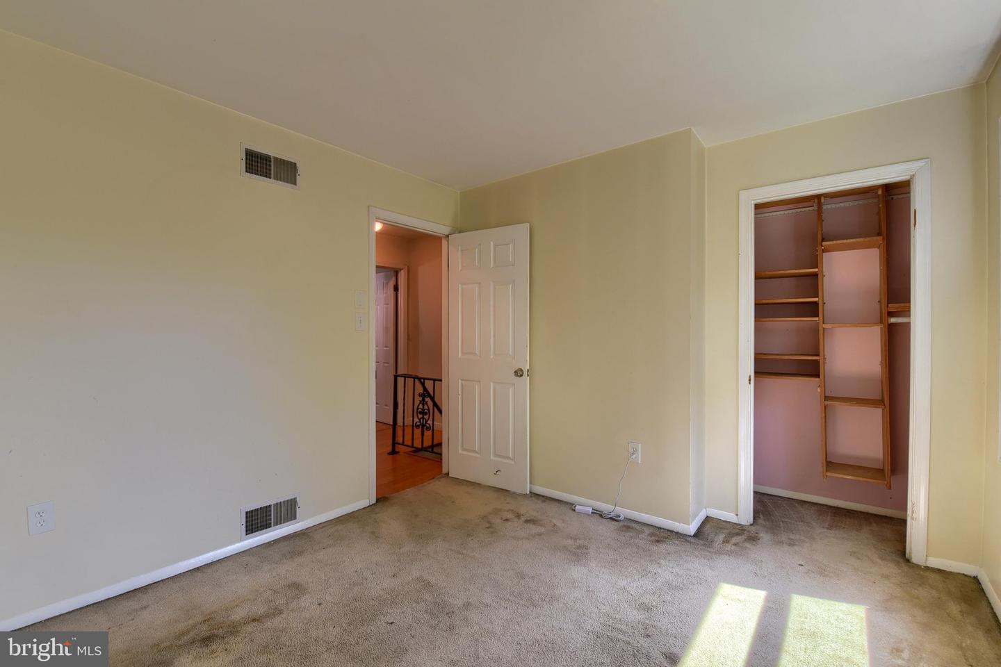 2204 Fenwick Ave Property Photo 24