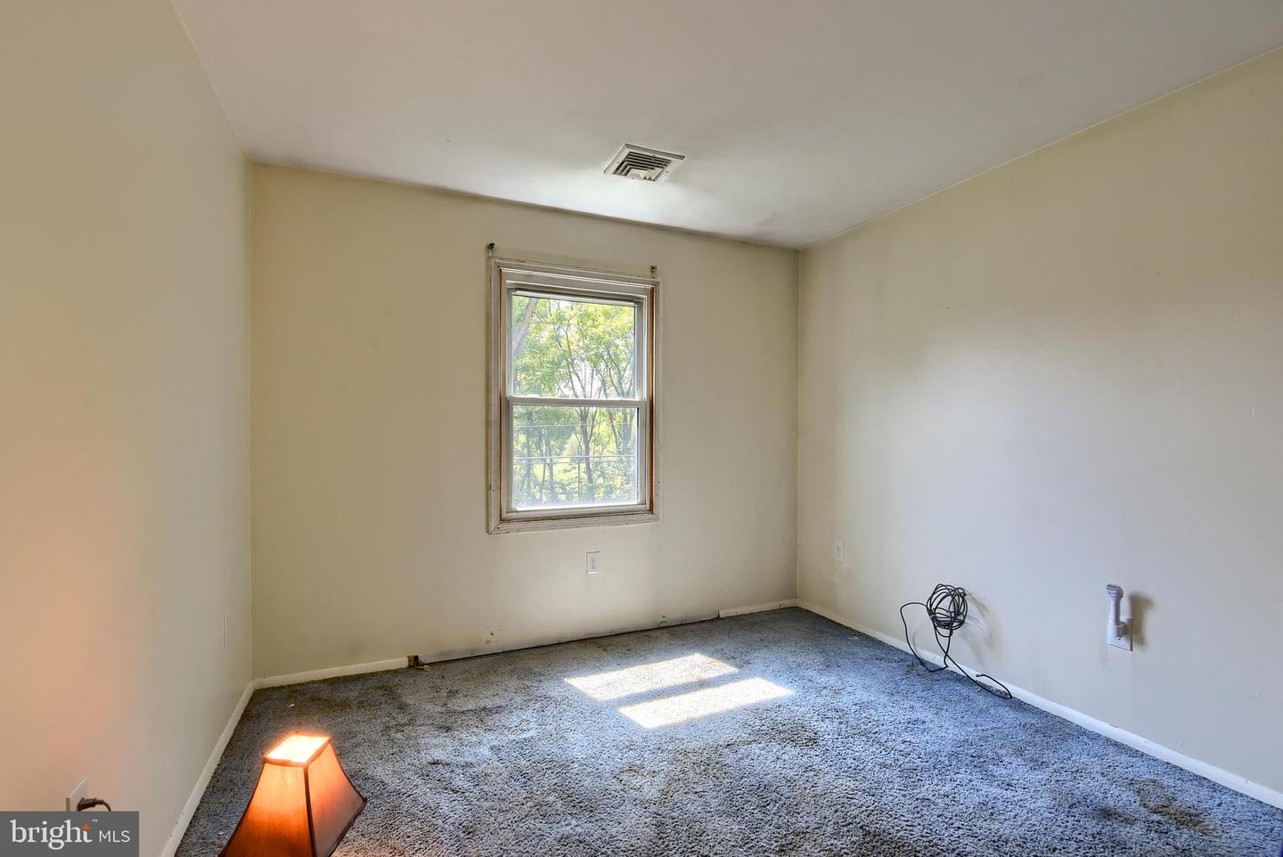 2204 Fenwick Ave Property Photo 25
