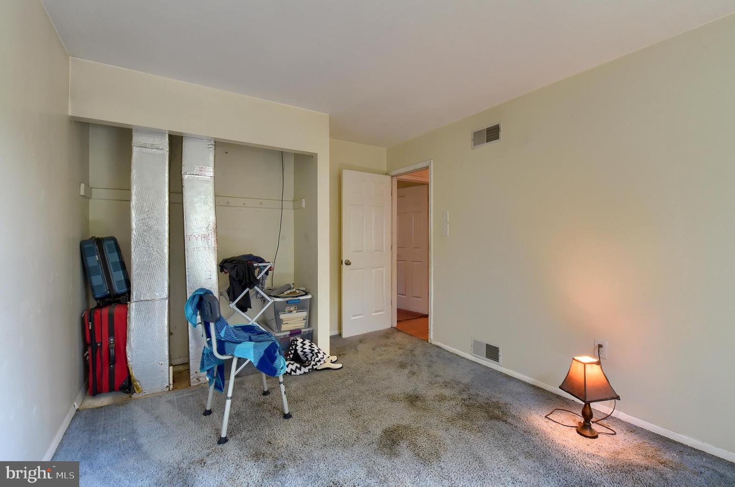 2204 Fenwick Ave Property Photo 26