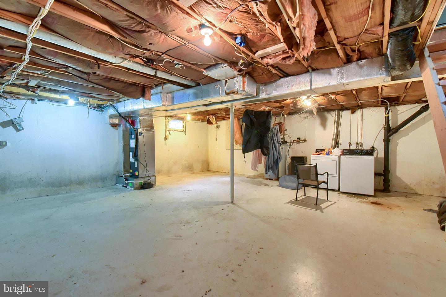 2204 Fenwick Ave Property Photo 32
