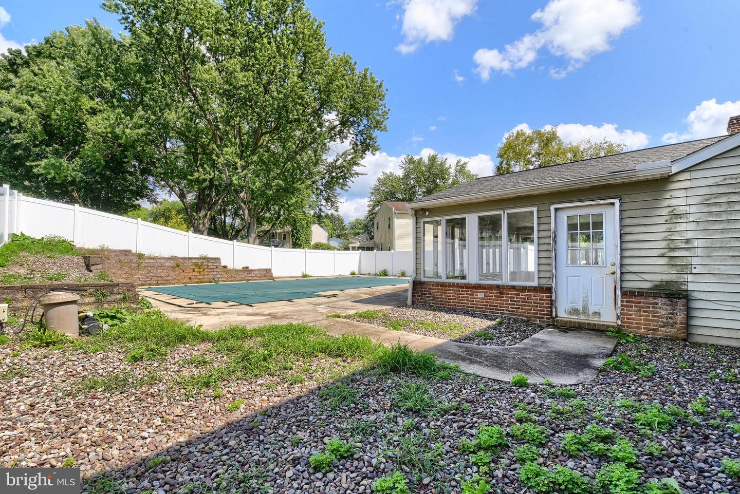 2204 Fenwick Ave Property Photo 34