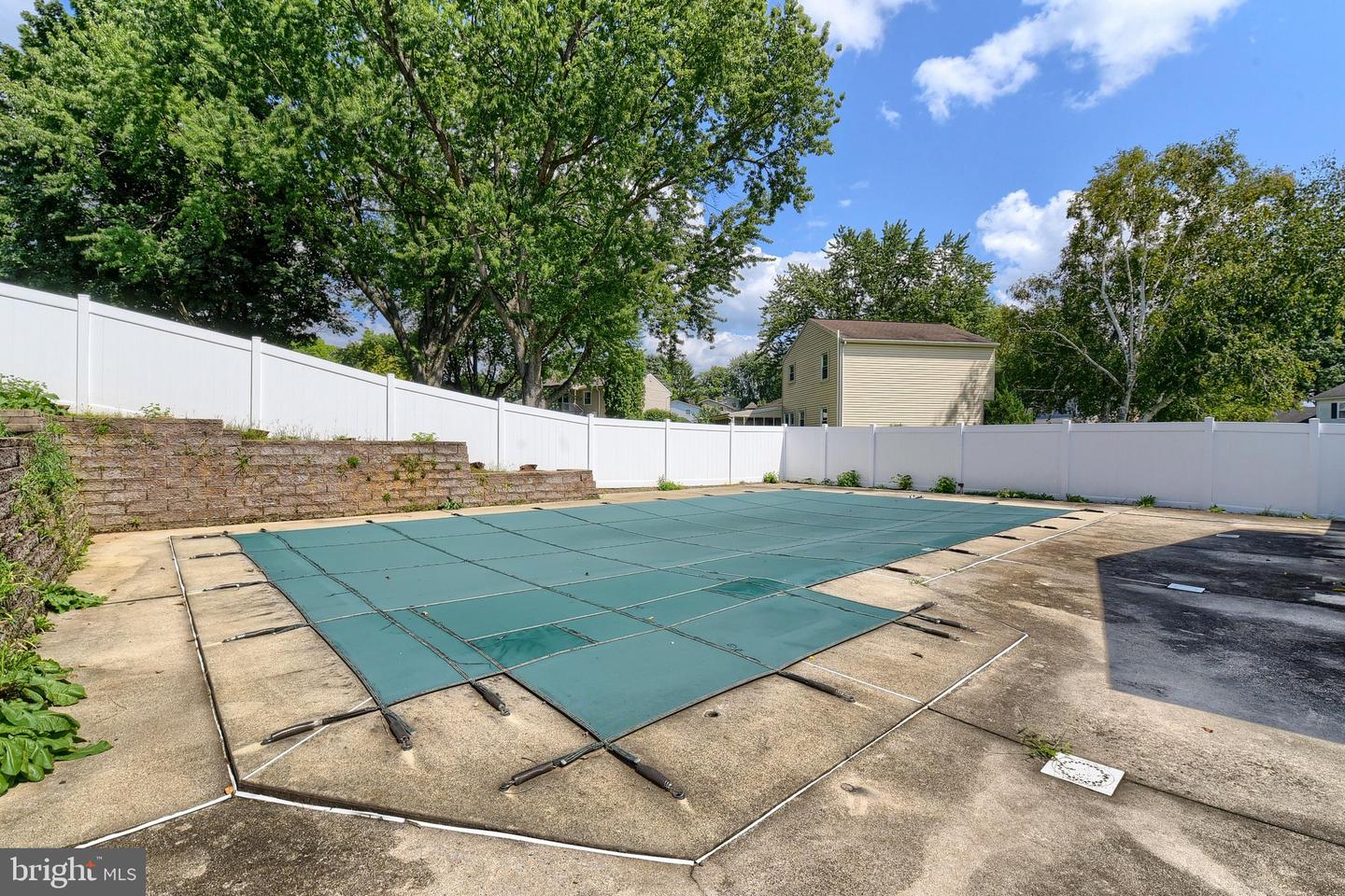 2204 Fenwick Ave Property Photo 35