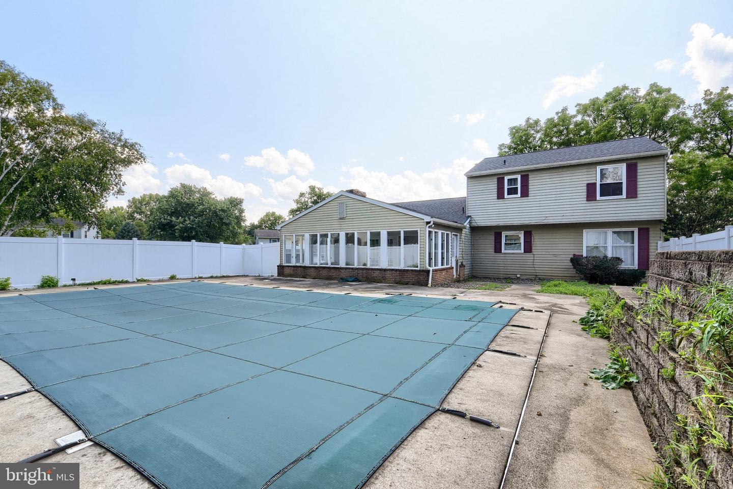 2204 Fenwick Ave Property Photo 36