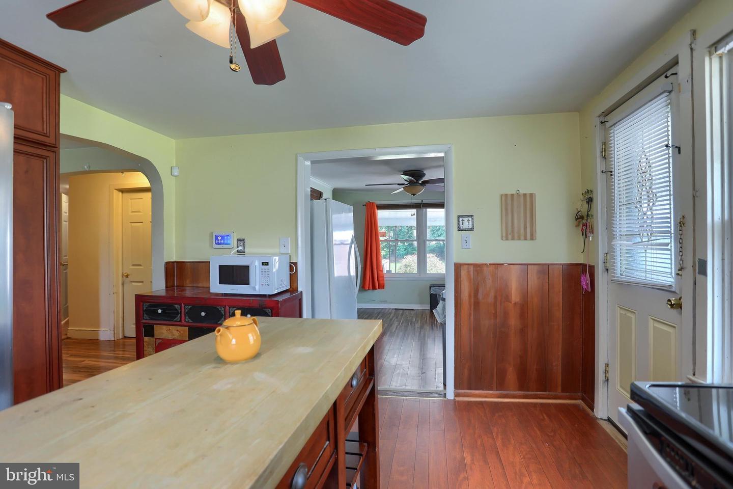1945 Spring Rd Property Photo 11