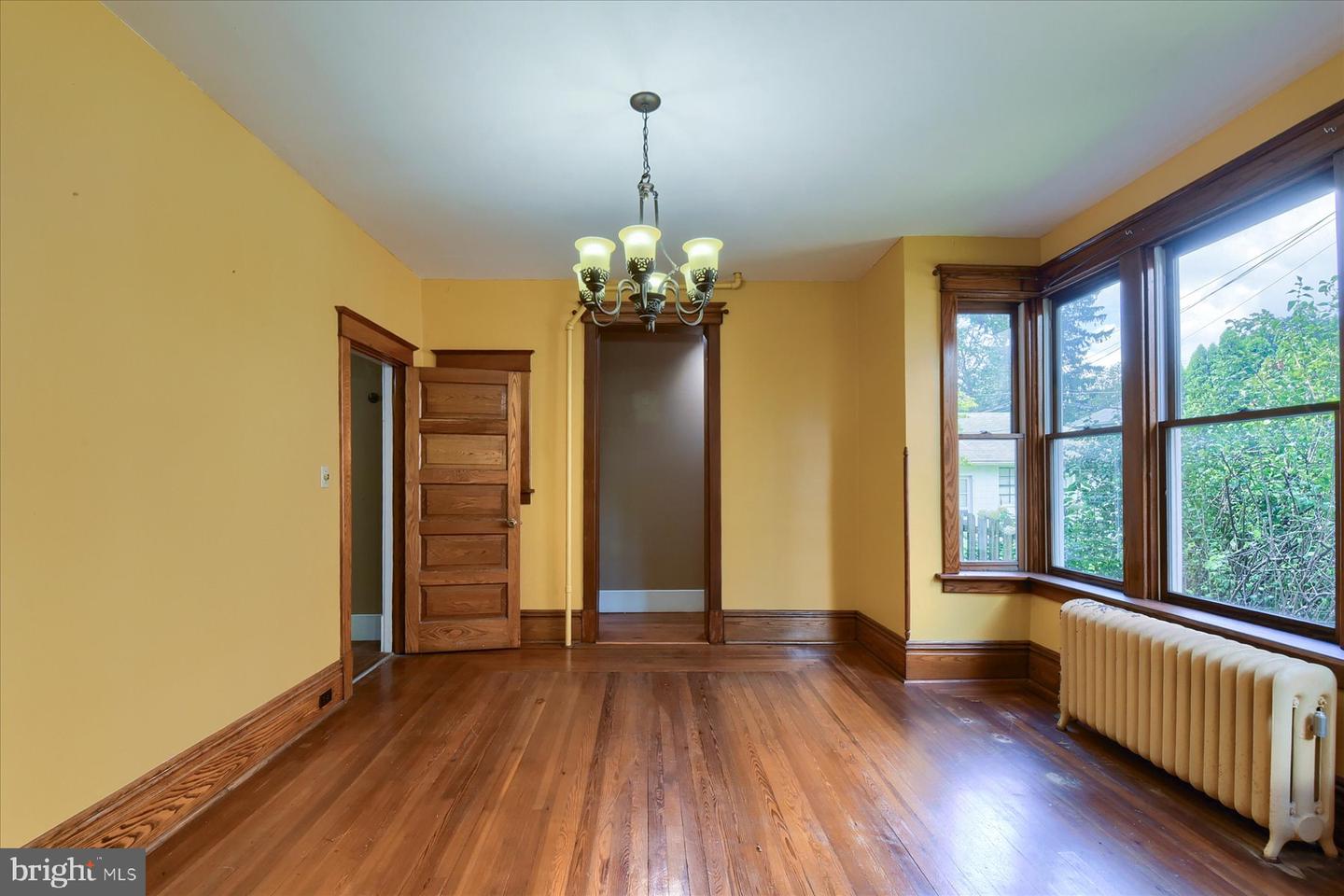512 S Market St Property Photo 11