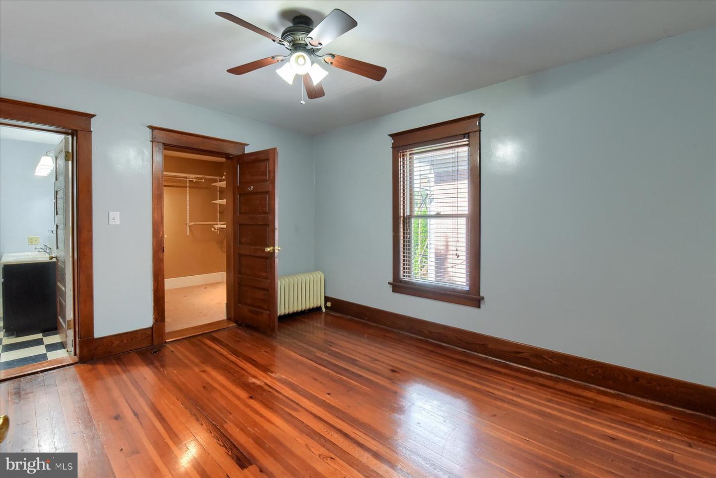 512 S Market St Property Photo 23