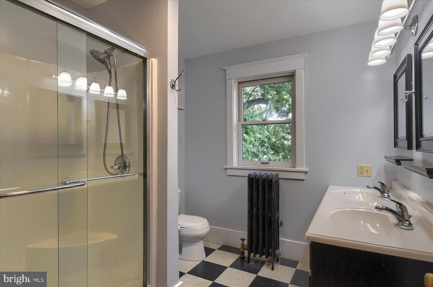 512 S Market St Property Photo 24