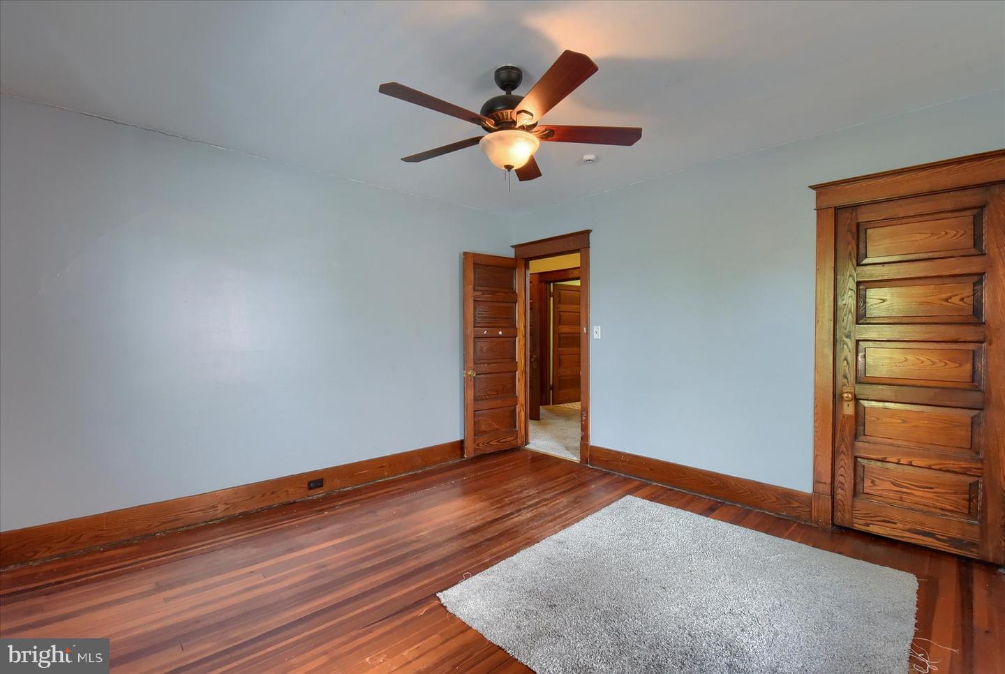 512 S Market St Property Photo 27