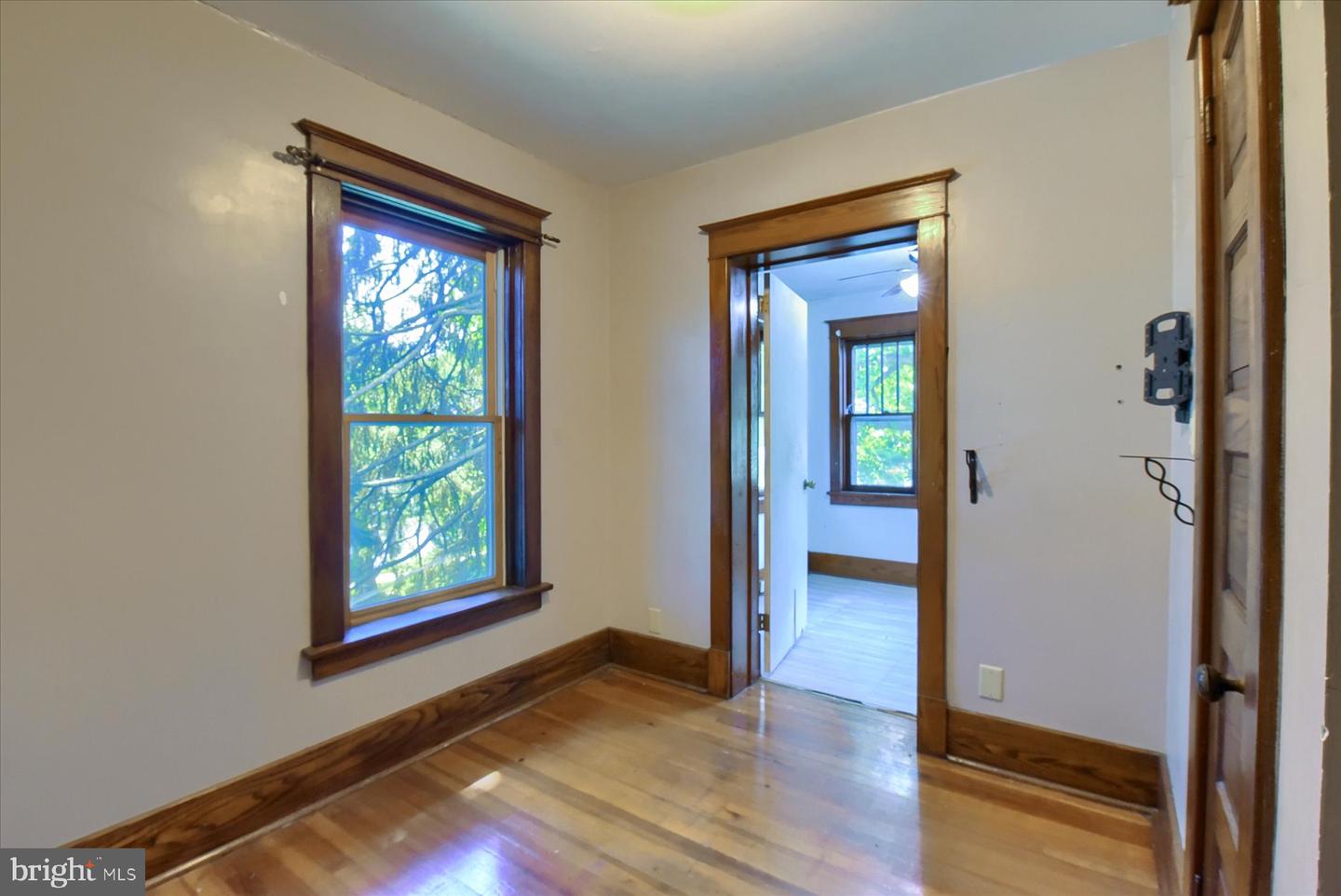 512 S Market St Property Photo 31