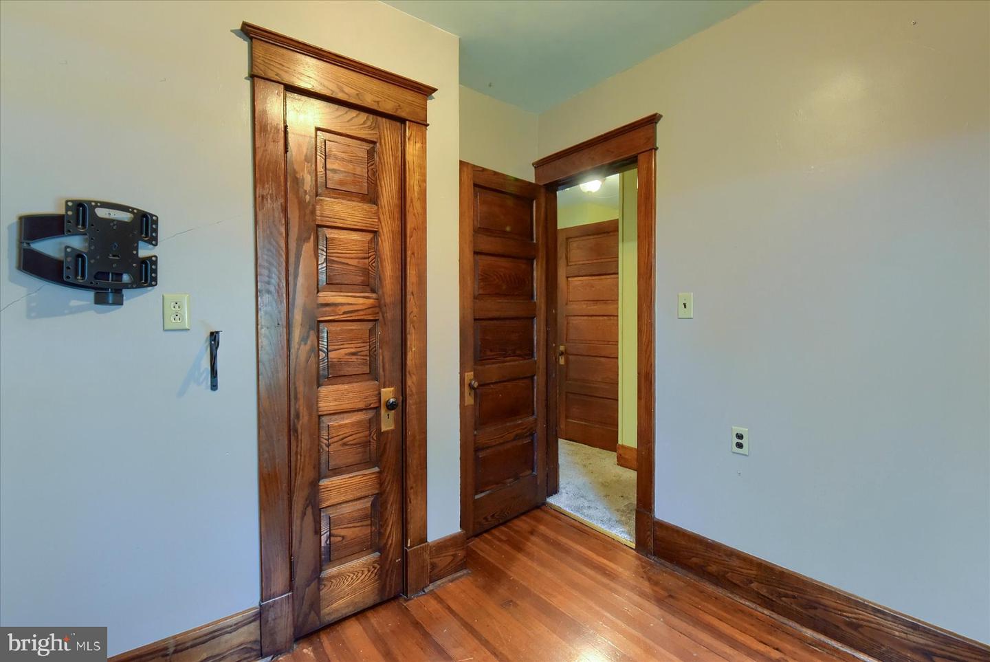 512 S Market St Property Photo 32