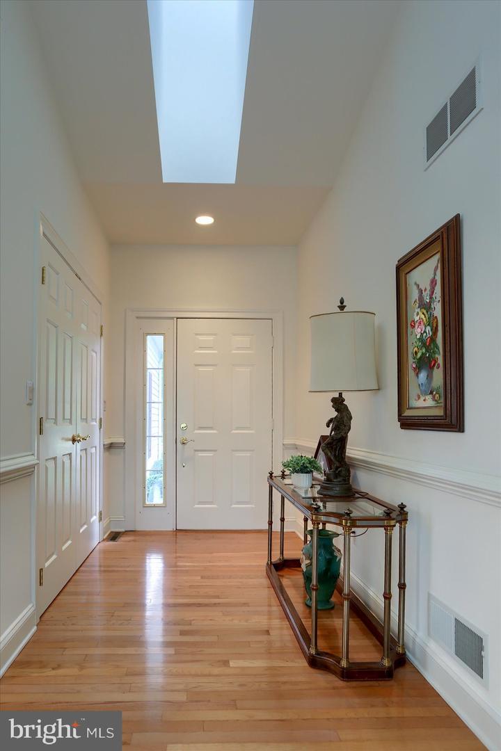 1121 Country Club Rd Property Photo 4