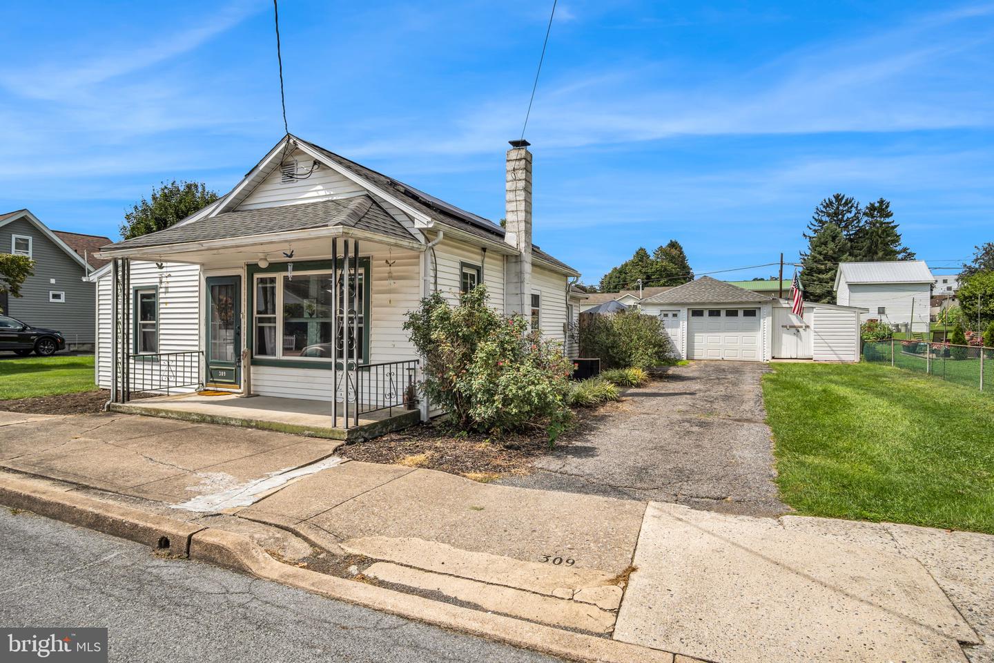 309 Chestnut St Property Photo 1