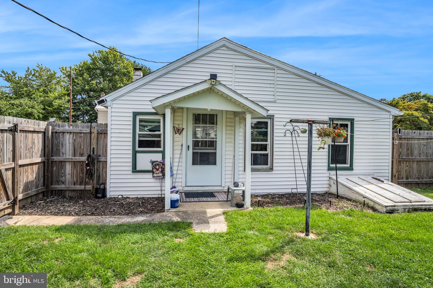 309 Chestnut St Property Photo 3