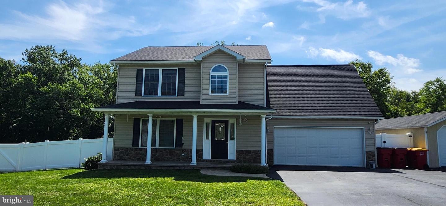 6 Camelot Ln Property Photo 1
