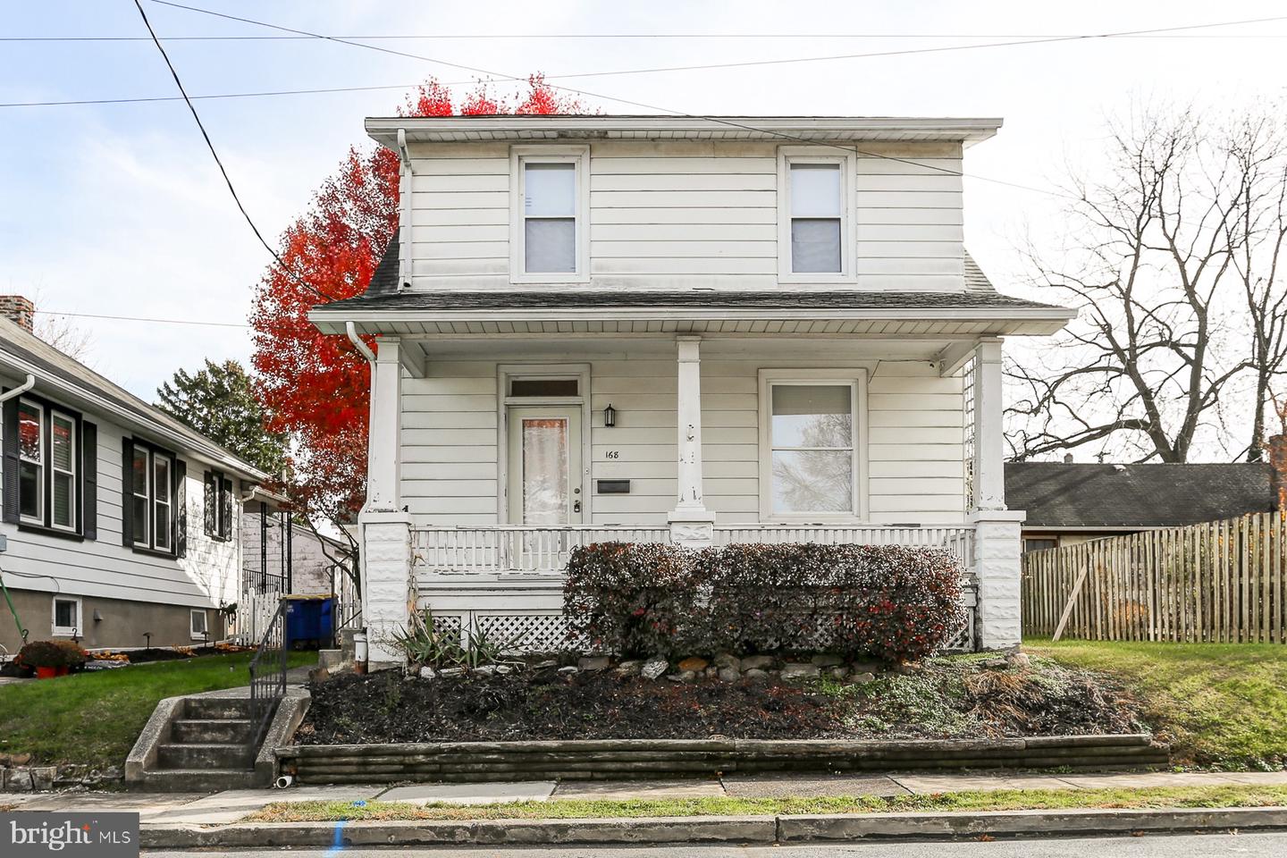 168 8TH ST Property Photo 1