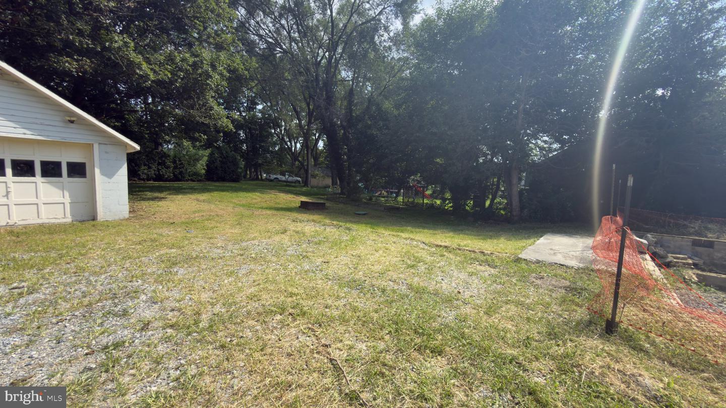 1506 W Trindle Rd Property Photo 7