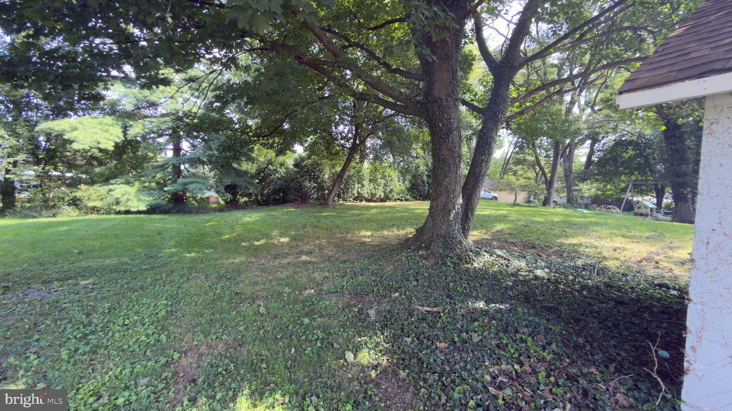 1506 W Trindle Rd Property Photo 10