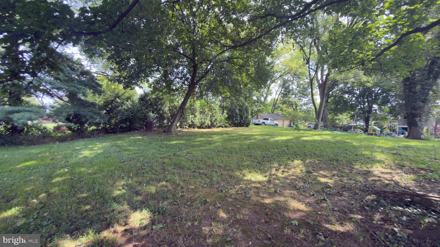 1506 W Trindle Rd Property Photo 11