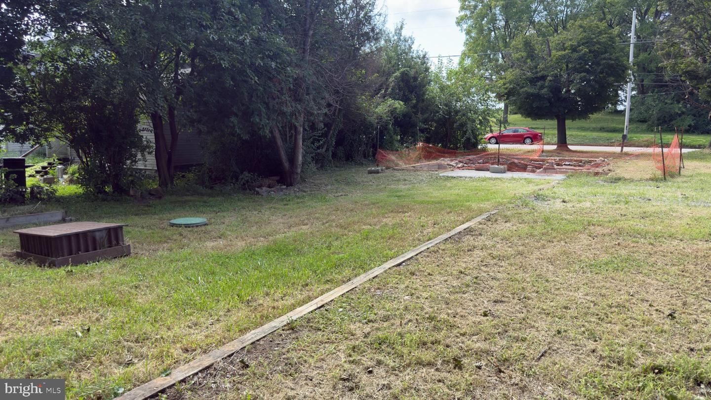 1506 W Trindle Rd Property Photo 17