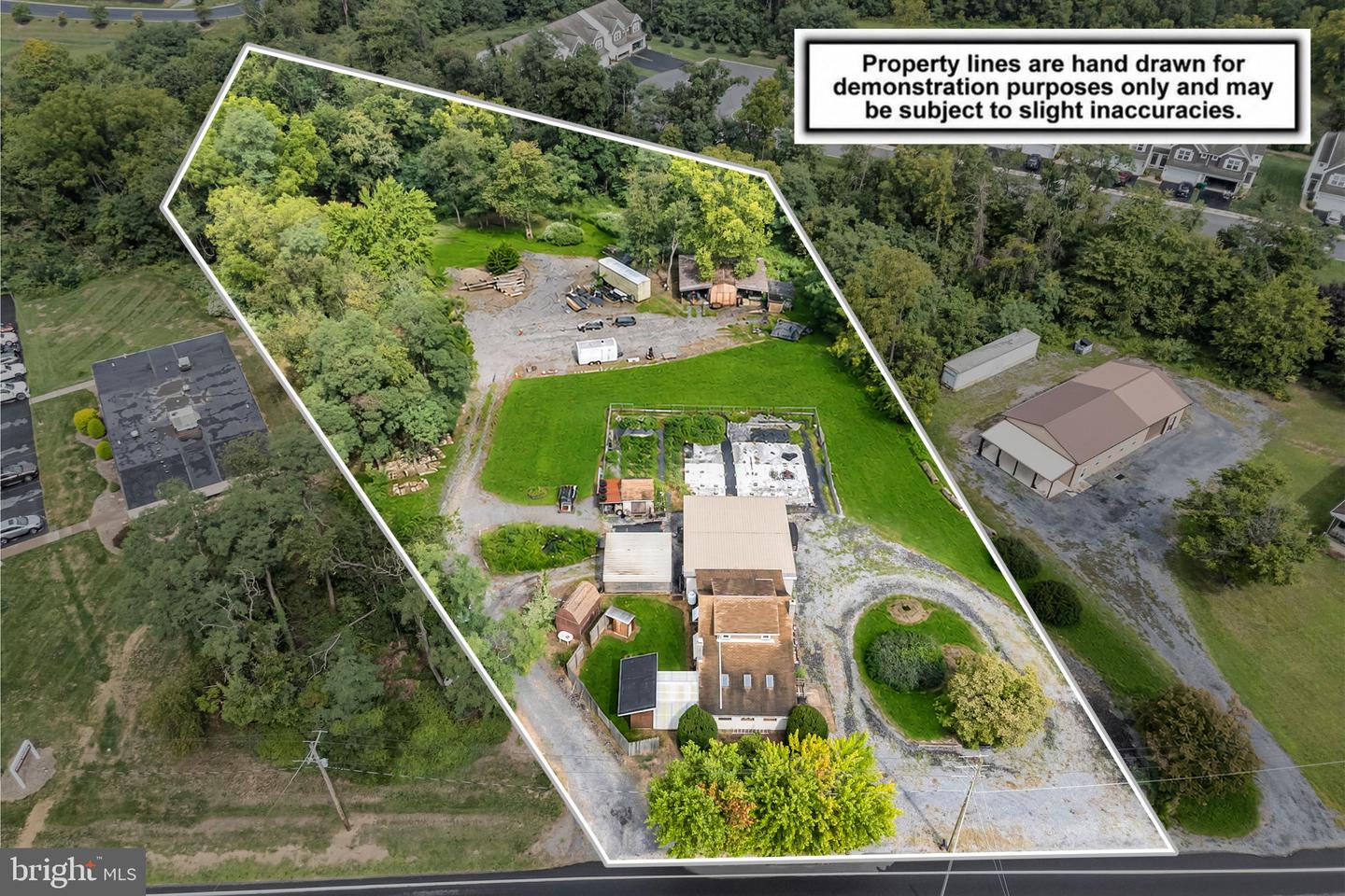 4460 Valley Rd Property Photo 2
