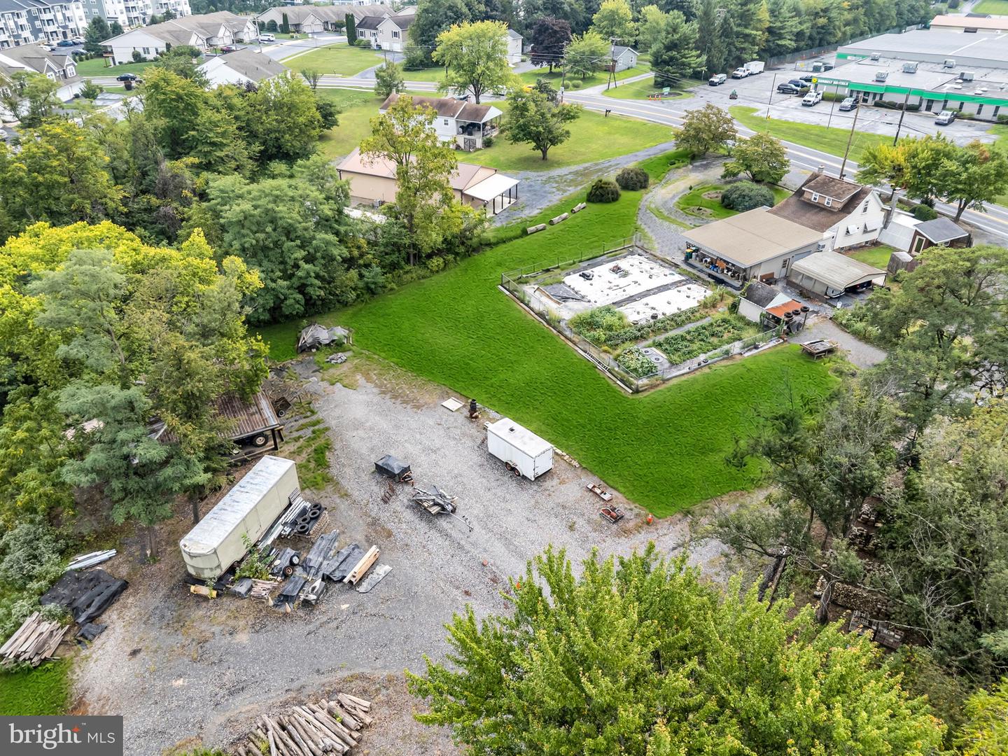 4460 Valley Rd Property Photo 14