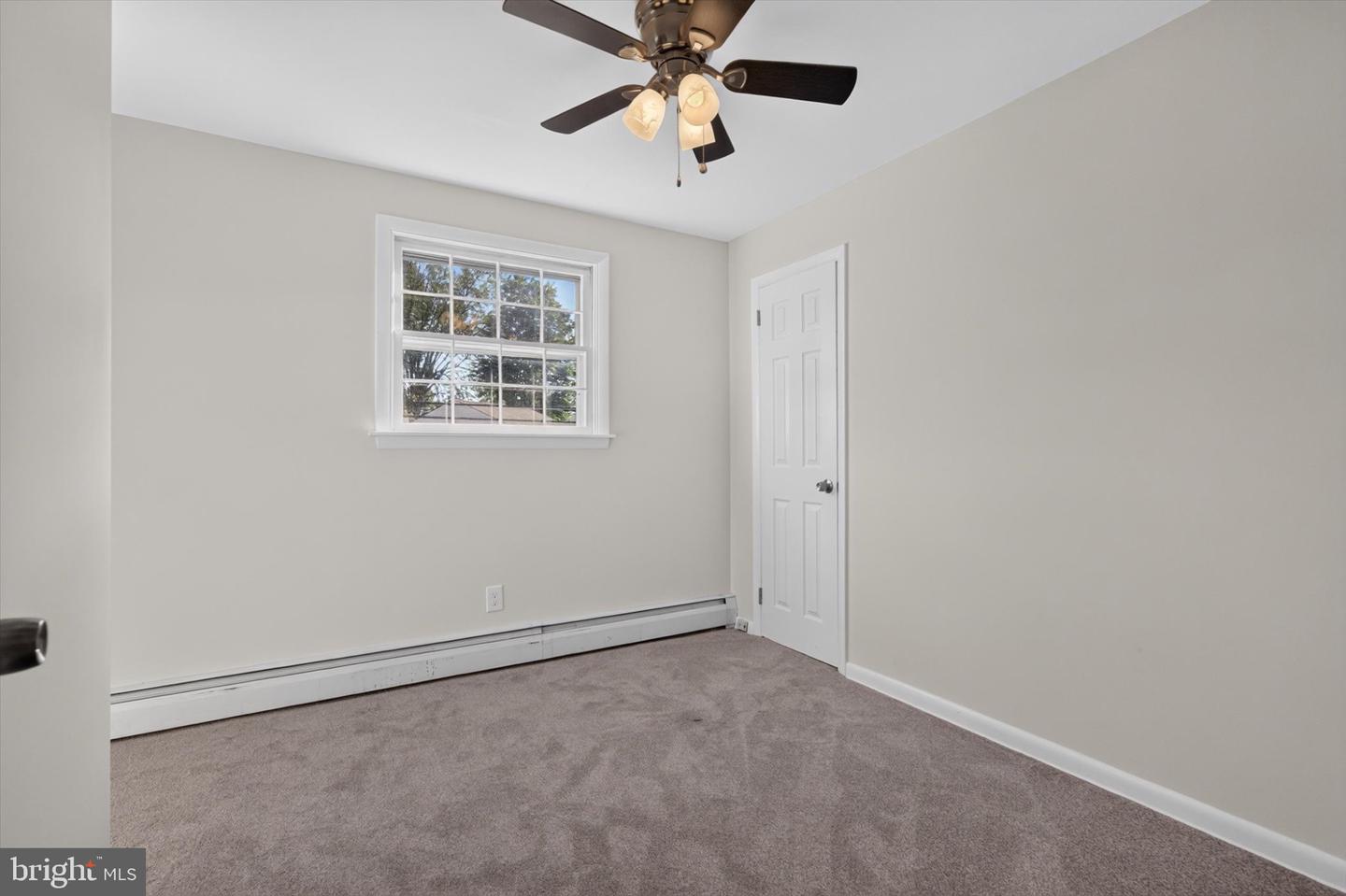 904 W Foxcroft Dr Property Photo 24