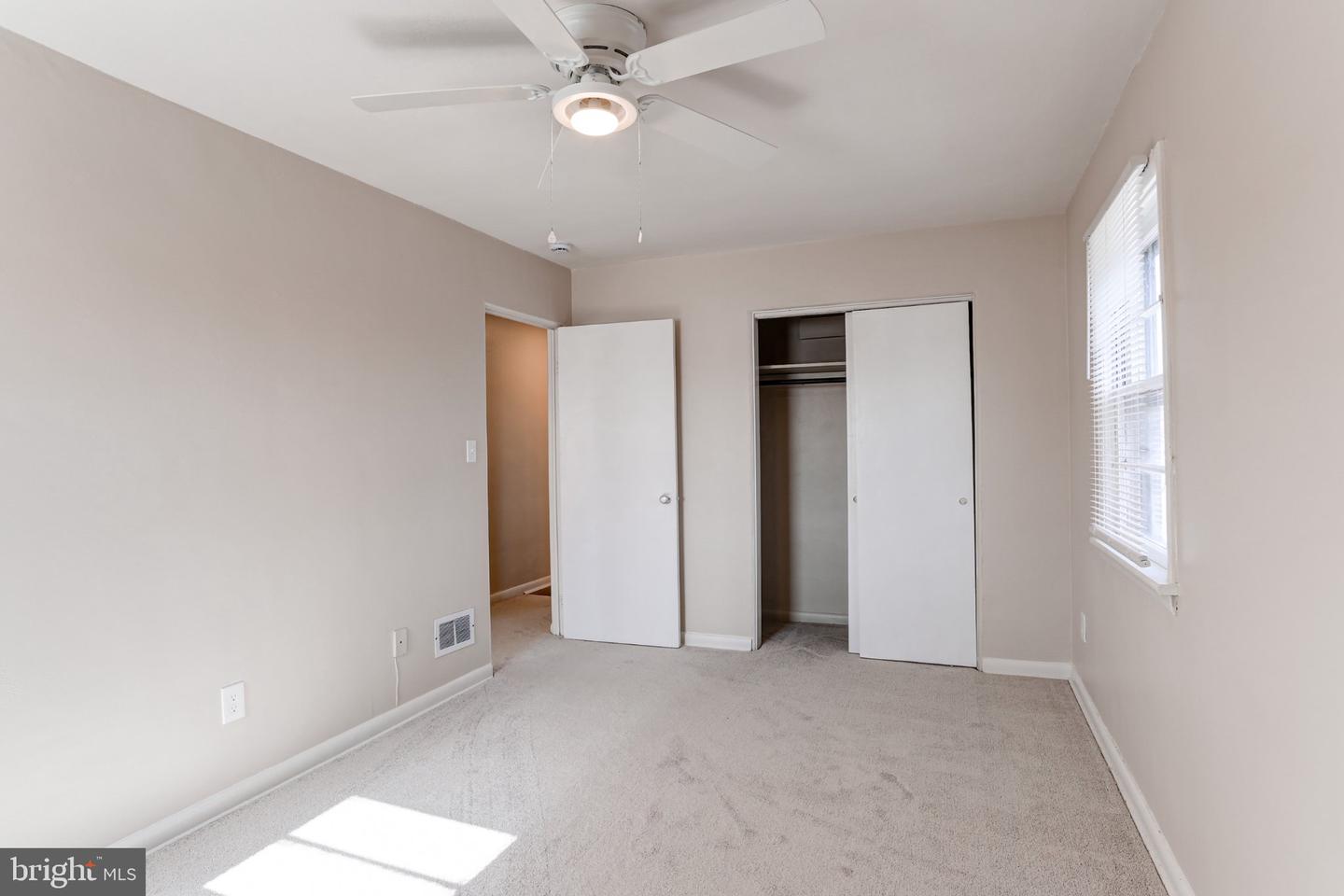 150 5th St #2c Property Photo 6
