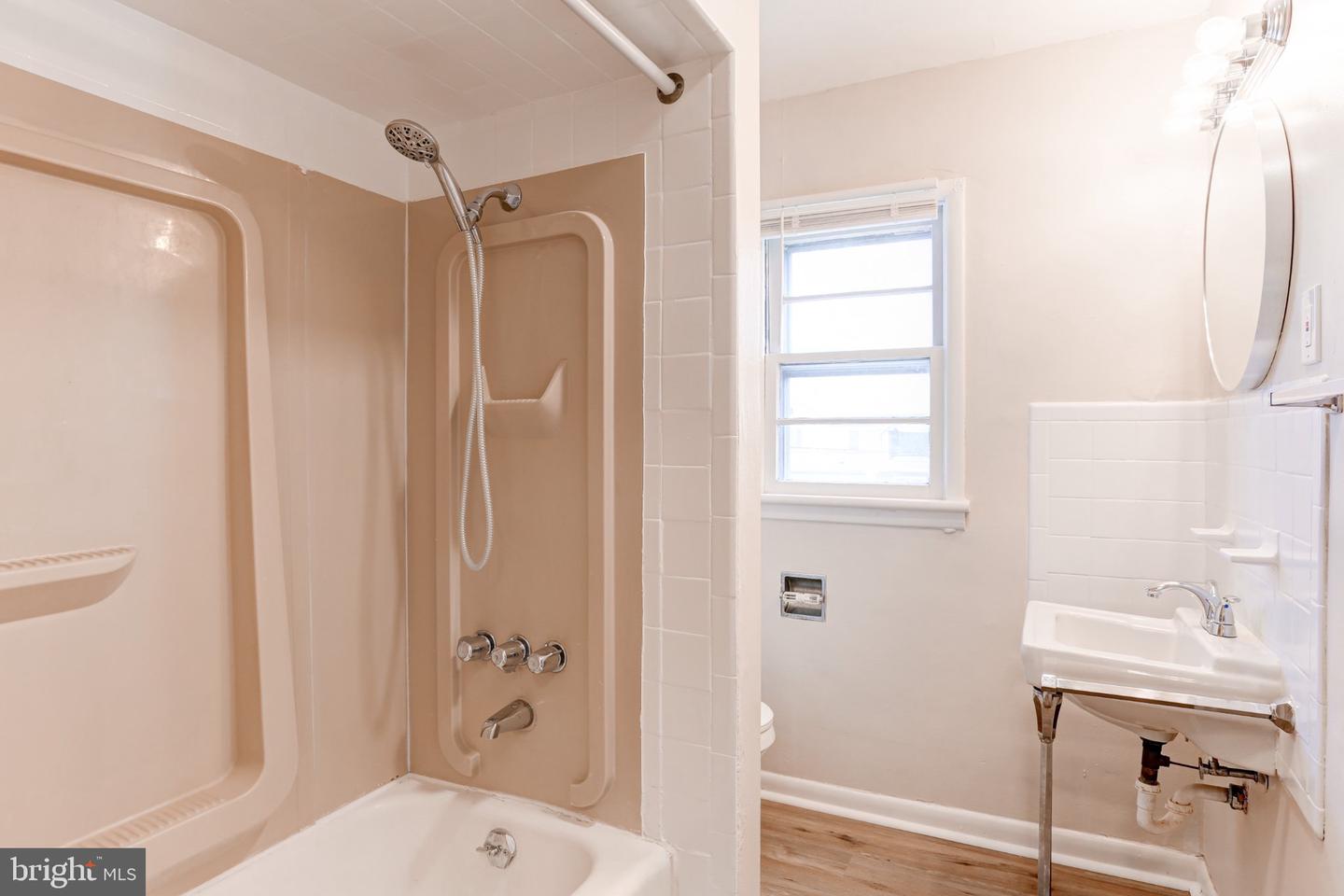 150 5th St #2c Property Photo 10