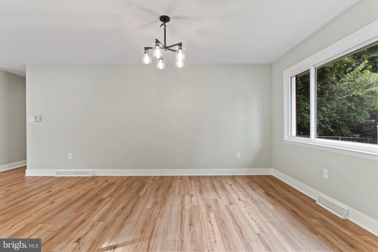 531 Hamilton St Property Photo 12