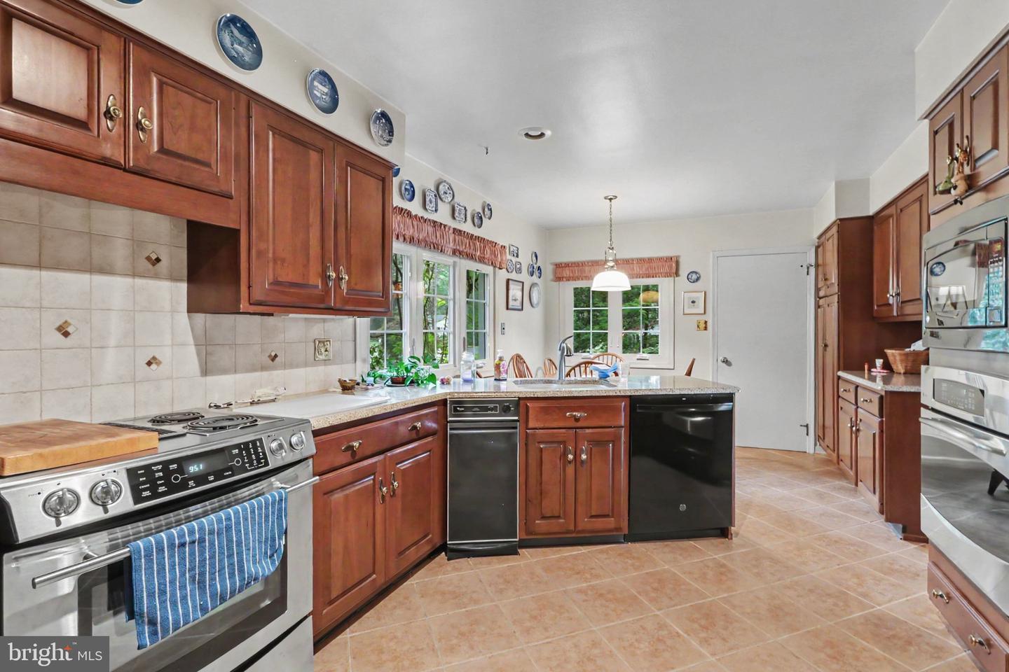 5021 Woodbox Ln Property Photo 13