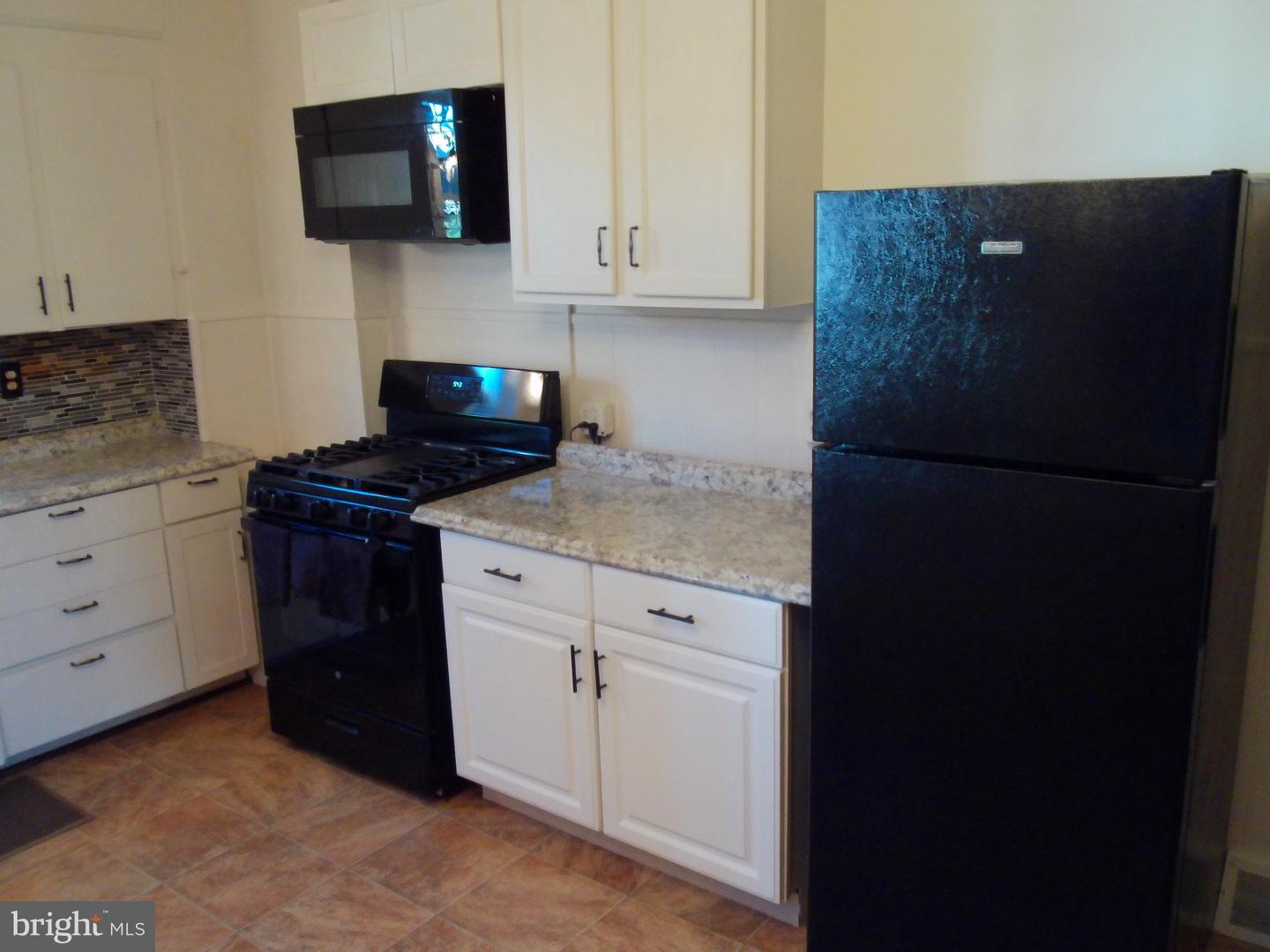 333 E Louther St Property Photo 9