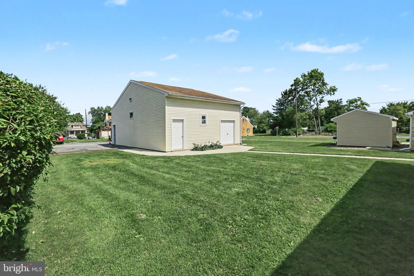 121 E Factory St Property Photo 2