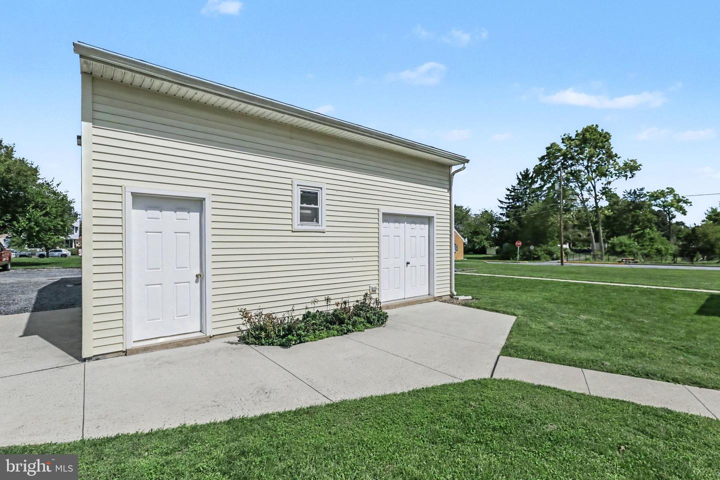 121 E Factory St Property Photo 8