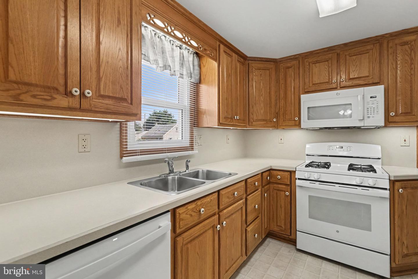 121 E Factory St Property Photo 13