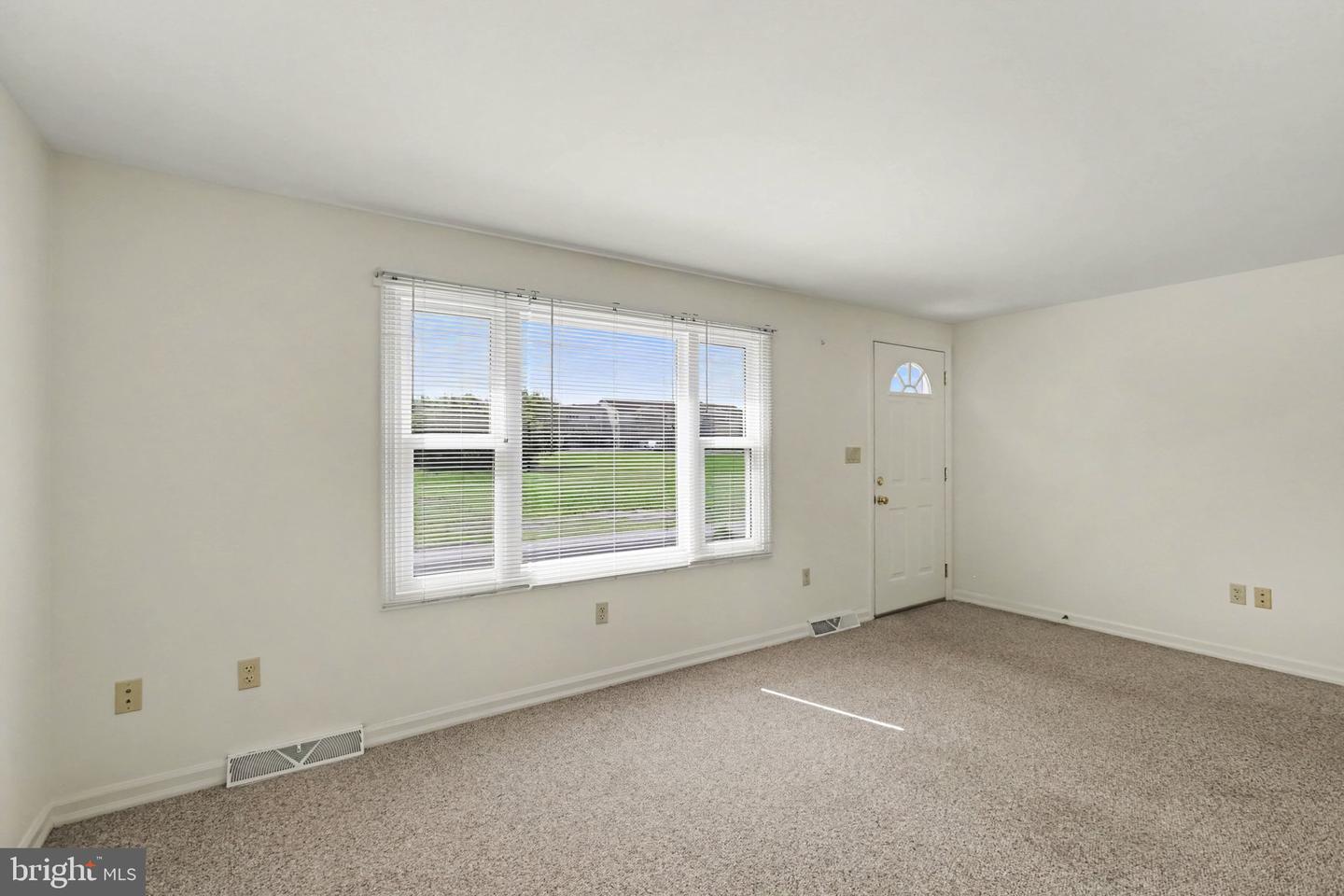 121 E Factory St Property Photo 18