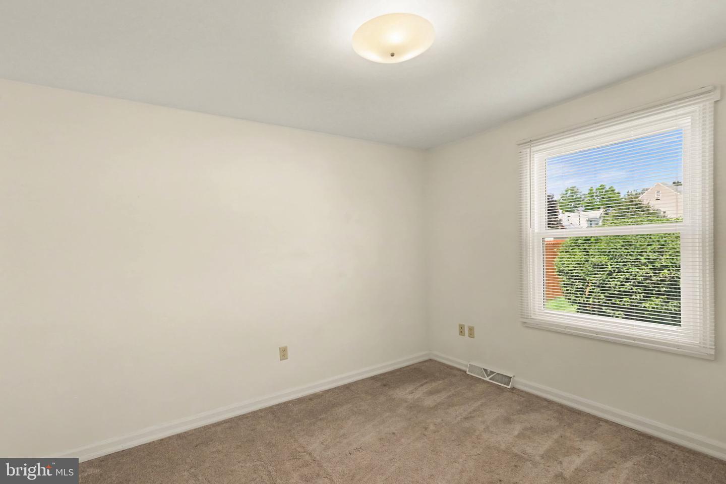 121 E Factory St Property Photo 25