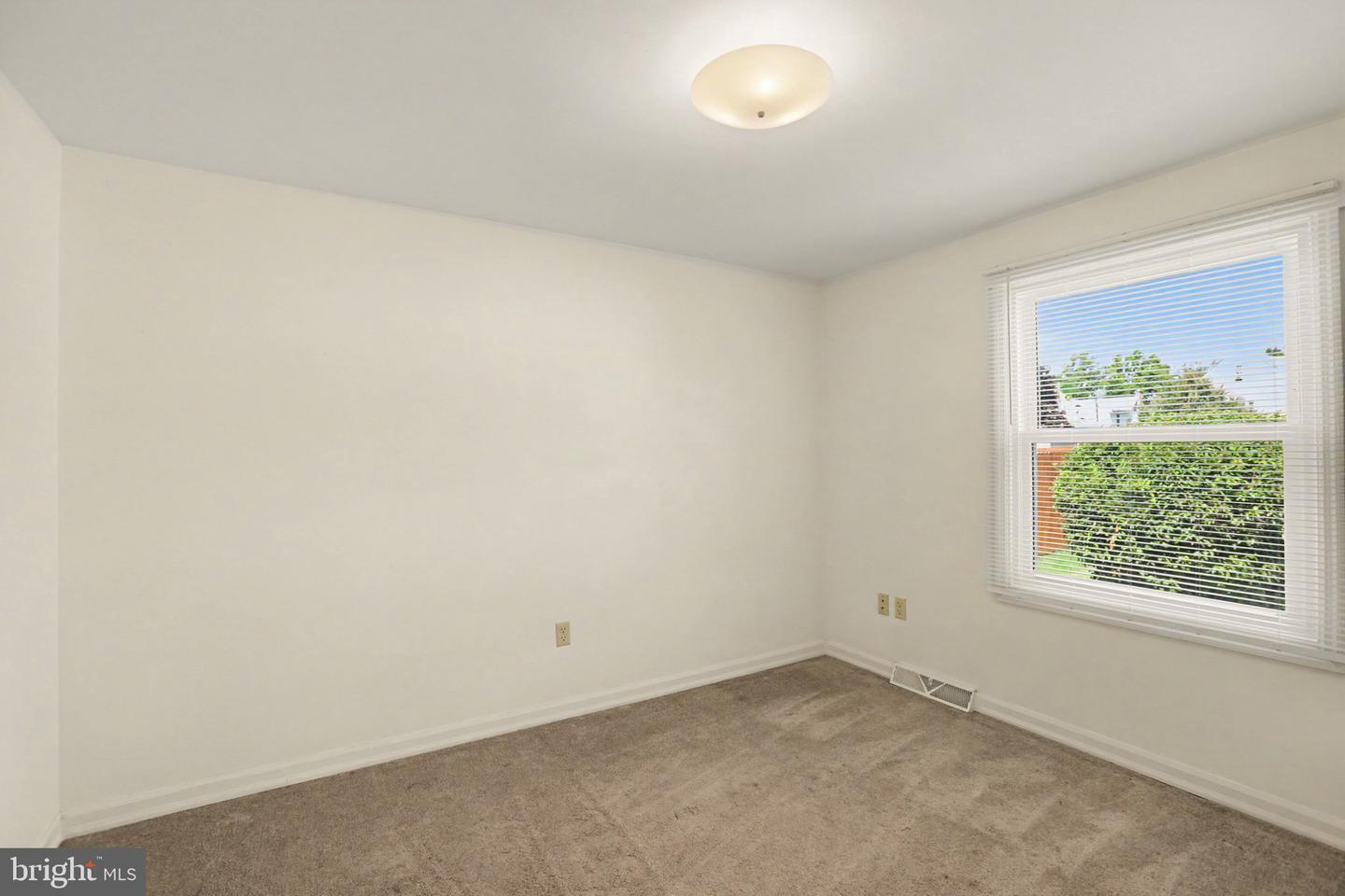 121 E Factory St Property Photo 26