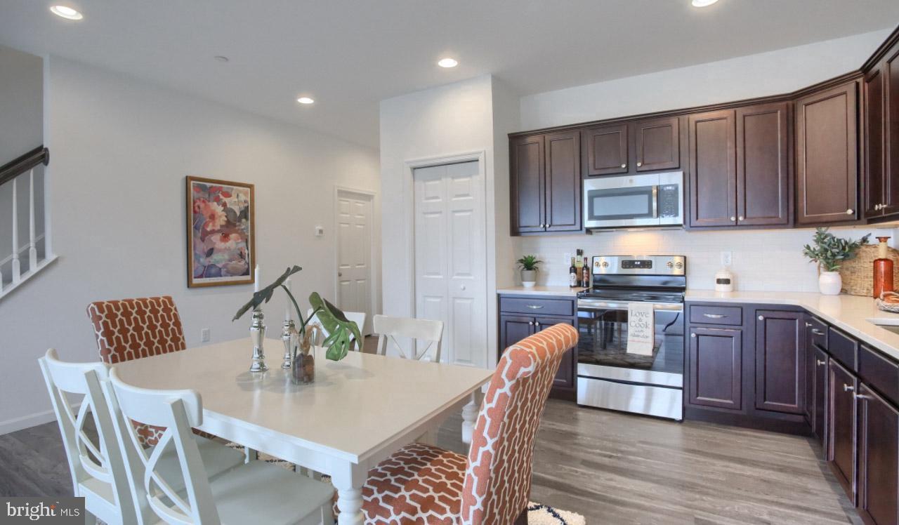 1706 Shady Lane Property Photo 4