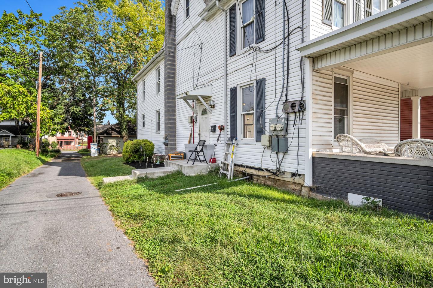 221 7th St Property Photo 5