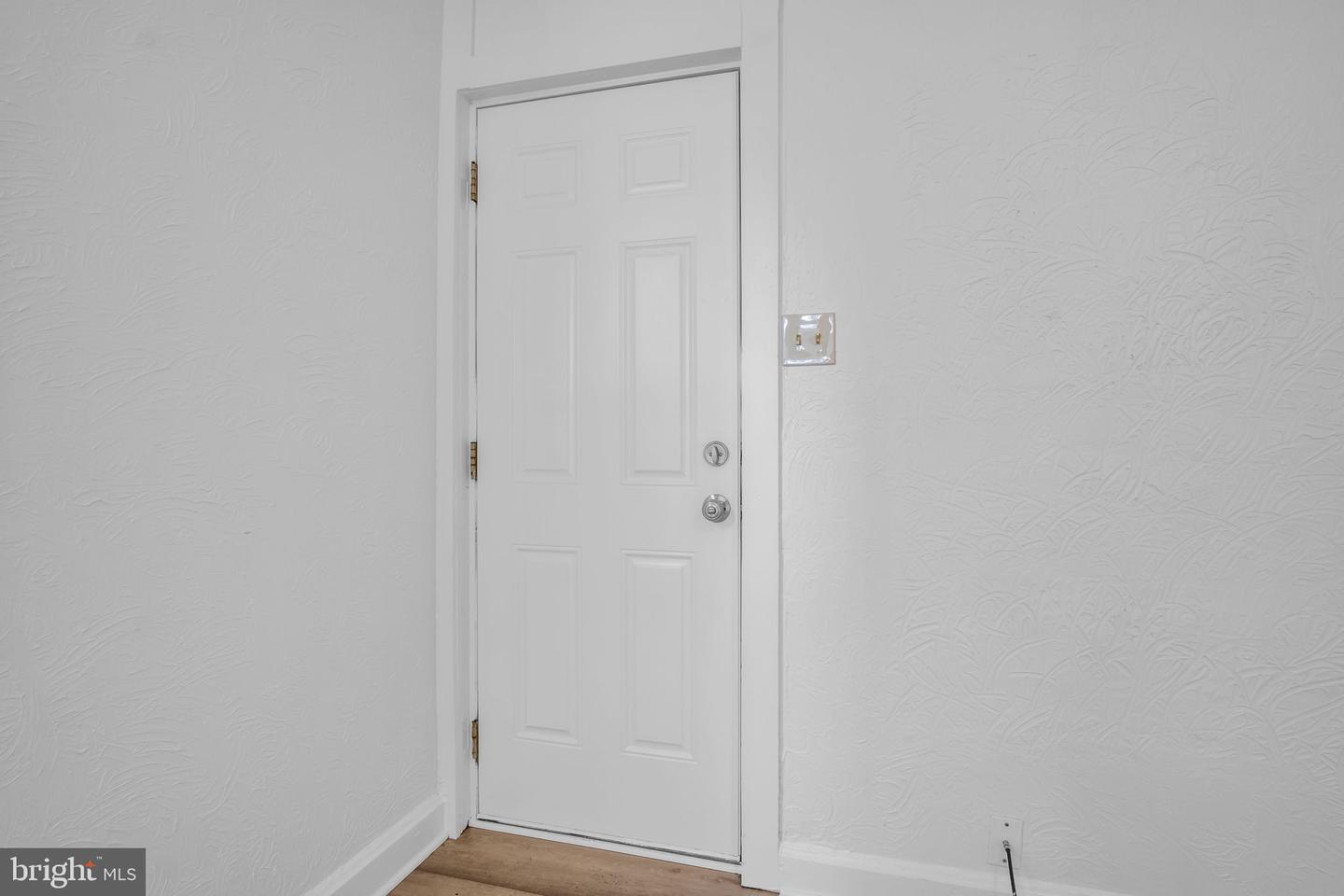 221 7th St Property Photo 7