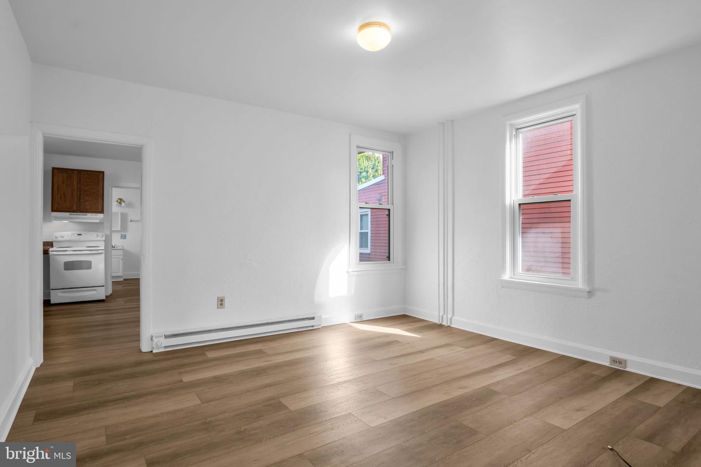 221 7th St Property Photo 12