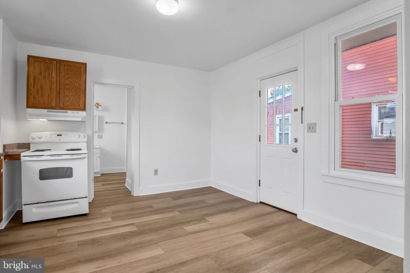 221 7th St Property Photo 17