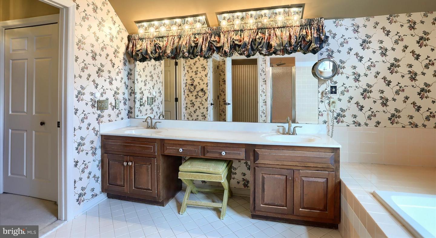 PACB2058438 Property Photo 25